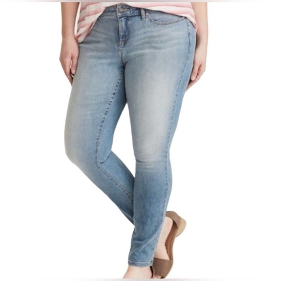 TORRID High Rise Curvy Skinny Jean - Light Wash Size 24T - Picture 8 of 11